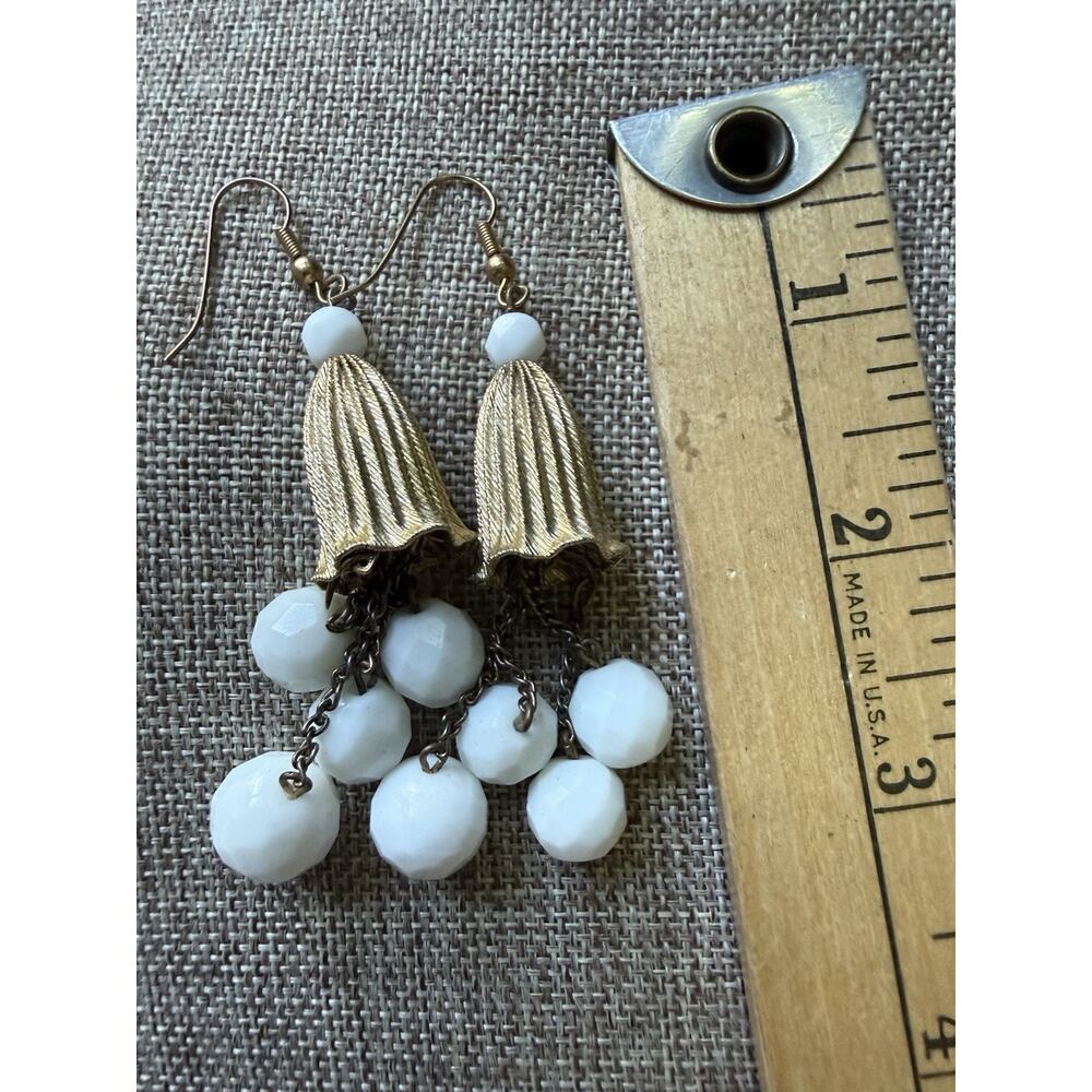 Vintage Dangle Drop Tulip Pierced Milk Glass Earrings Gold Tone Tassel Retro - Picture 2 of 5